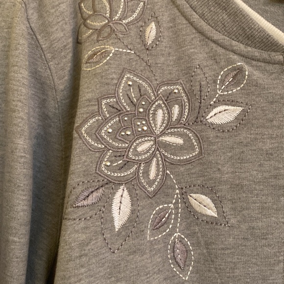 Women’s jacket - Picture 2 of 5